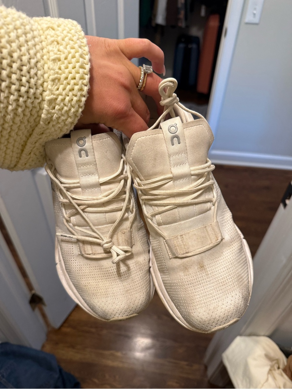 On Cloud Running Womens Sneakers in White - Womens 7.5
